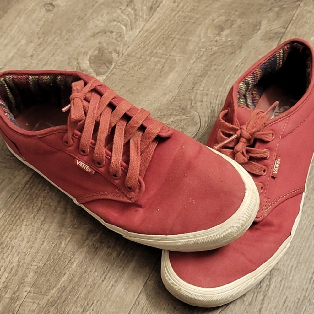 cans red size 11